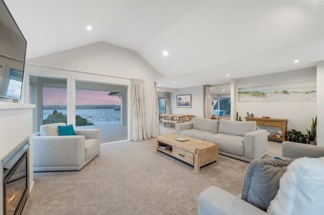 Photo of property in 1/121 Pah Road, Cockle Bay, Auckland, 2014