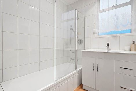 Photo of property in 64 Old Wairoa Road, Papakura, 2110