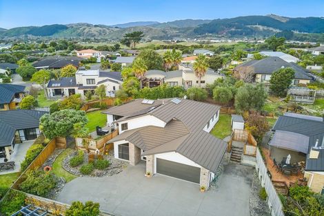 Photo of property in 5 Cadastral Court, Paraparaumu, 5032