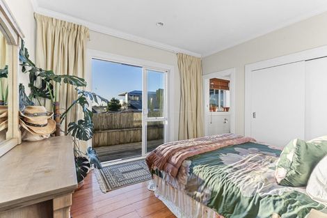 Photo of property in 42 Octavius Place, New Plymouth, 4312
