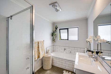 Photo of property in 105 Puketapu Road, Taradale, Napier, 4112