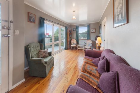 Photo of property in 120 Coronation Road, Mangere Bridge, Auckland, 2022
