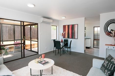 Photo of property in 4/50 Wellington Street, Howick, Auckland, 2014