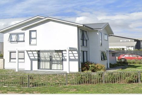 Photo of property in 2 Manutewhau Road, Massey, Auckland, 0614