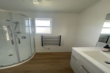 Photo of property in 5 Birdie Place, Red Beach, 0932