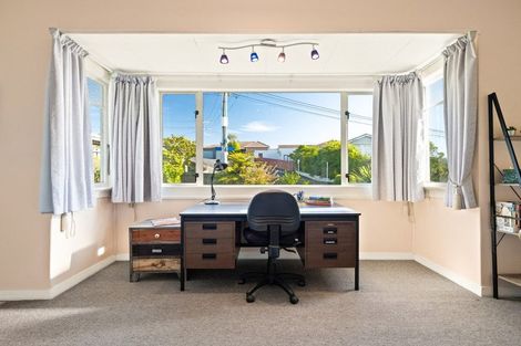 Photo of property in 70 Easther Crescent, Kew, Dunedin, 9012
