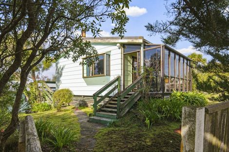 Photo of property in 8 Duncan Street, Waikawa Beach, Manakau, 5573