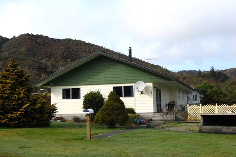 Photo of property in 1 Munson Street, Reefton, 7830