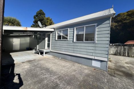 Photo of property in 17a Thames Street, Welbourn, New Plymouth, 4310