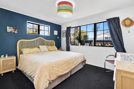 Photo of property in 5 Nicolas Avenue, Glen Eden, Auckland, 0602