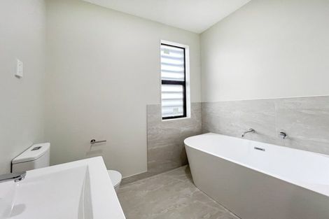 Photo of property in 16 Yellow Pear Lane, Karaka, 2578