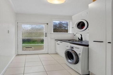 Photo of property in 1/15 Stratford Avenue, Milford, Auckland, 0620