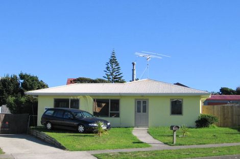Photo of property in 32 Campion Road, Waikanae Beach, Waikanae, 5036