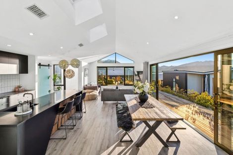 Photo of property in 39 Farrant Drive, Wanaka, 9305