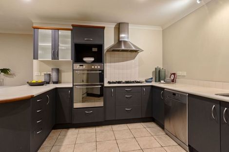 Photo of property in 6 English Oak Drive, Schnapper Rock, Auckland, 0632