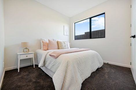 Photo of property in 6 Pineview Drive, Rosehill, 2113