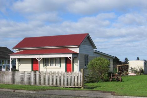 Photo of property in 44 Brandon Street, Featherston, 5710