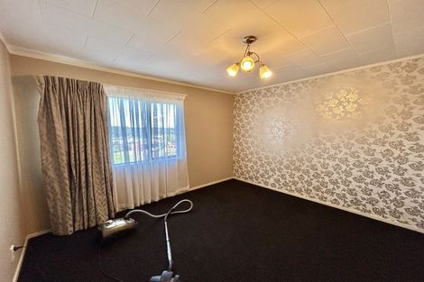 Photo of property in 32 Christian Road, Swanson, Auckland, 0614