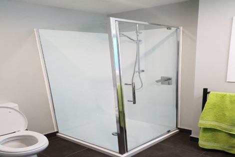 Photo of property in 20 De Val Drive, Titirangi, Auckland, 0604