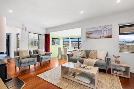 Photo of property in 50 Kahukura Avenue, Waitarere Beach, Levin, 5510