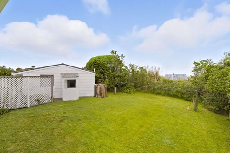 Photo of property in 5 Norna Grove, Waikawa Beach, Manakau, 5573