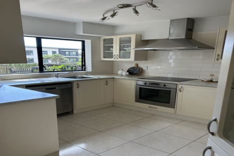 Photo of property in 1/1 Tern Place, Unsworth Heights, Auckland, 0632