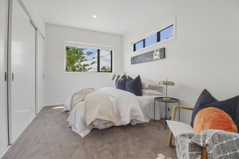 Photo of property in 85a Awaroa Road, Sunnyvale, Auckland, 0612