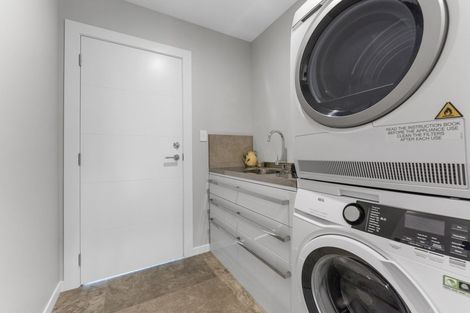 Photo of property in 16 Ivy Lane, Kelvin Grove, Palmerston North, 4414