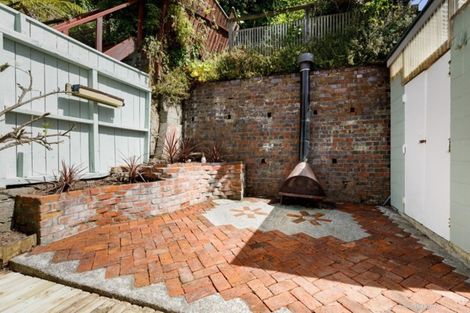 Photo of property in 54 Rolleston Street, Mount Cook, Wellington, 6021