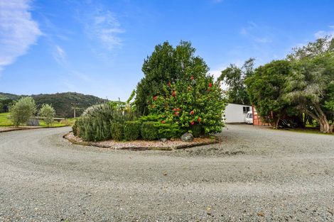 Photo of property in 316 Mountain Road, Maungaturoto, 0587