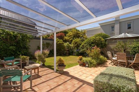 Photo of property in 17 Snowdon Road, Fendalton, Christchurch, 8052
