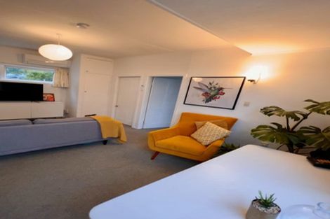 Photo of property in 118 Lyall Parade, Lyall Bay, Wellington, 6022