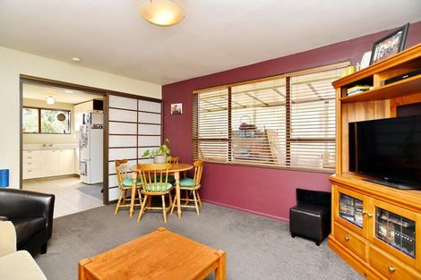 Photo of property in 32 Prestons Road, Redwood, Christchurch, 8051