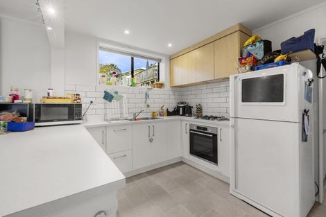 Photo of property in 6 Helen Place, Raglan, 3225