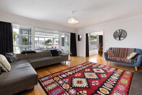 Photo of property in 218 Ngatai Road, Otumoetai, Tauranga, 3110