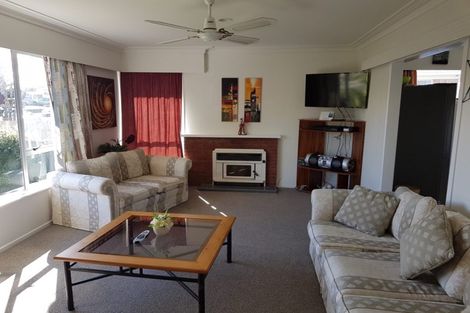 Photo of property in 2 Lotus Lane, Mangere East, Auckland, 2024