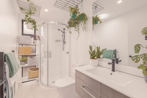 Photo of property in 299a Wainoni Road, Avondale, Christchurch, 8061