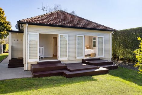 Photo of property in 2 Newall Street, Hamilton East, Hamilton, 3216