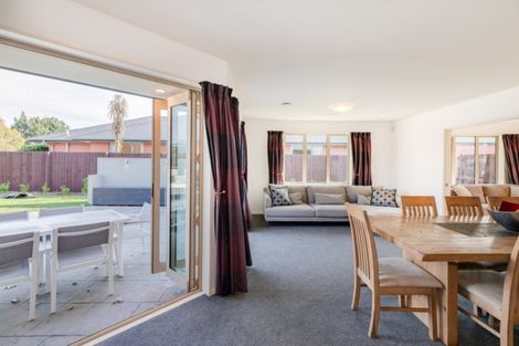 Photo of property in 11 Cairnbrae Drive, Prebbleton, 7604