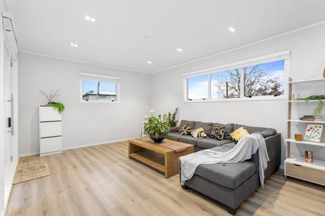 Photo of property in 1 Japonica Drive, Beach Haven, Auckland, 0626