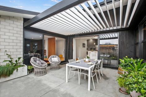 Photo of property in 10 Francis Douglas Drive, Westown, New Plymouth, 4310
