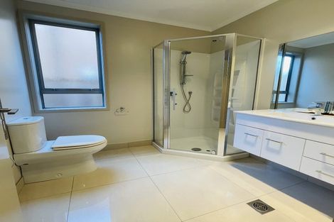 Photo of property in 23 Horizon Road, Oteha, Auckland, 0632