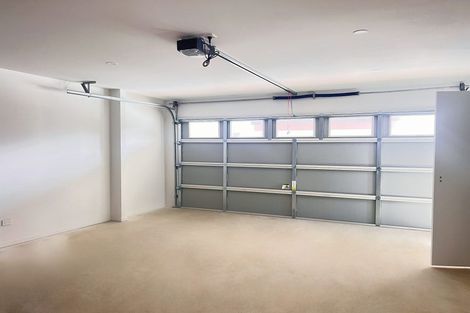 Photo of property in 2- 4 Alston Avenue, Kelston, Auckland, 0602