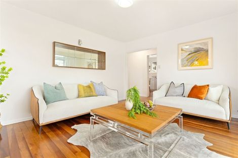 Photo of property in 18 Karamu Street, Te Atatu Peninsula, Auckland, 0610