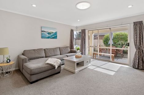 Photo of property in 16 Amery Place, Papamoa Beach, Papamoa, 3118