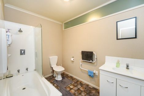 Photo of property in 34 Geneva Terrace, Kelvin Grove, Palmerston North, 4414