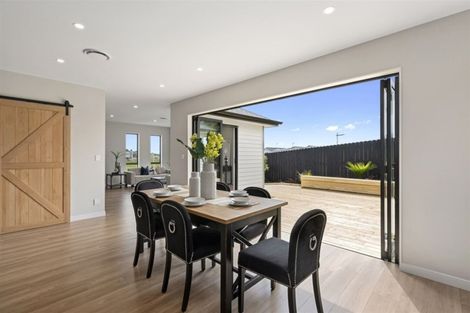 Photo of property in 61 Symes Drive, Red Beach, 0932