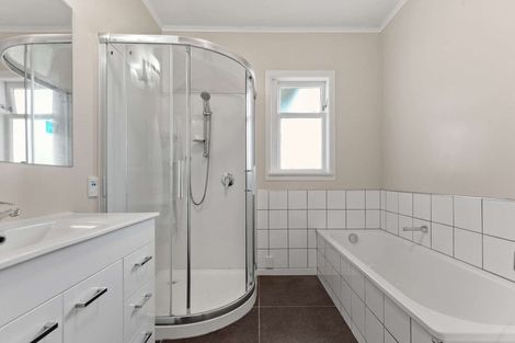 Photo of property in 57 Hamilton Road, Cambridge, 3434