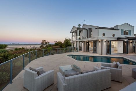 Photo of property in 5 Capstan Court, Te Atatu Peninsula, Auckland, 0610