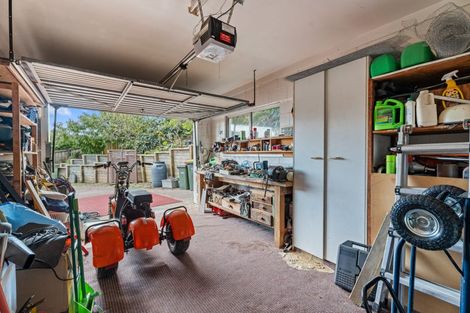 Photo of property in 30 Evelyn Road, Cockle Bay, Auckland, 2014